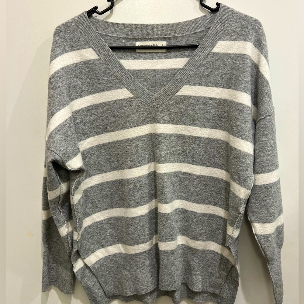 Abercrombie & Fitch Sweater - Relaxed Fit Soft Collection Small